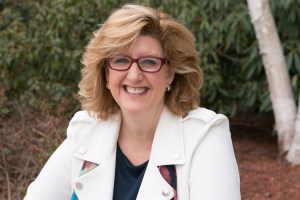 alyssa-dver-claimthestage-podcast-speaker-sisterhood